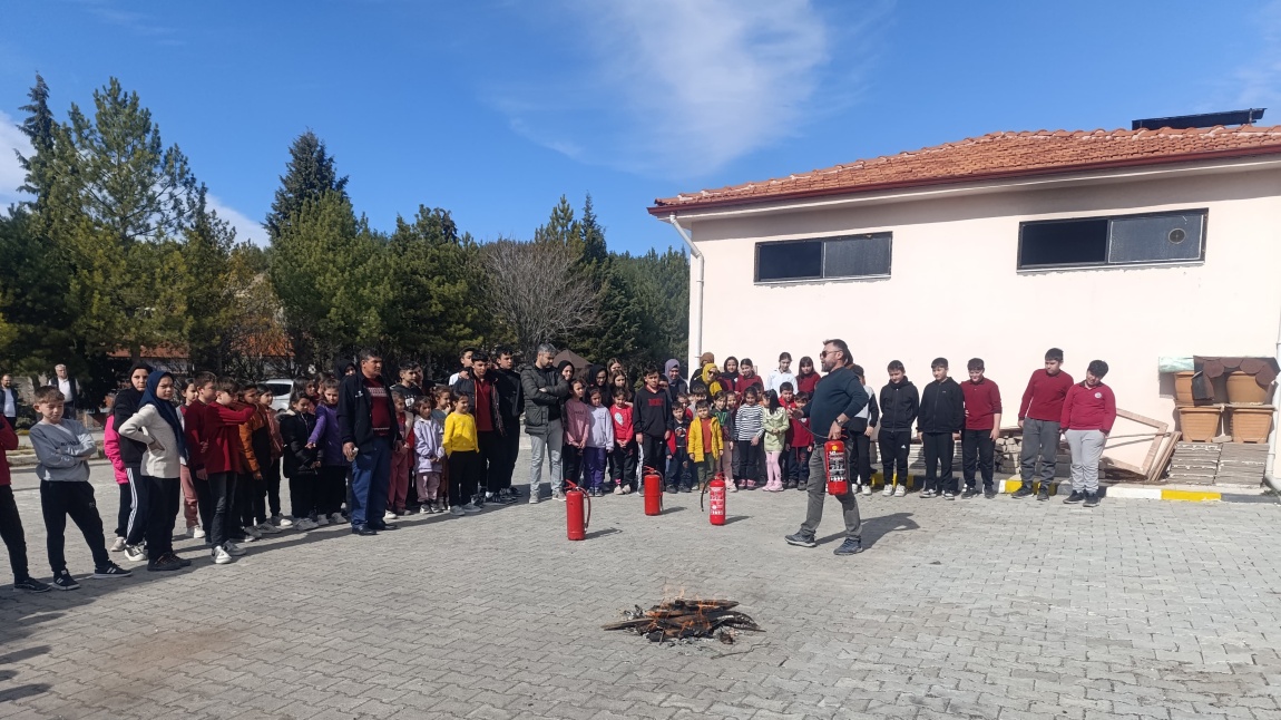 Okulumuzda Yangın Tatbikatı Yapıldı.